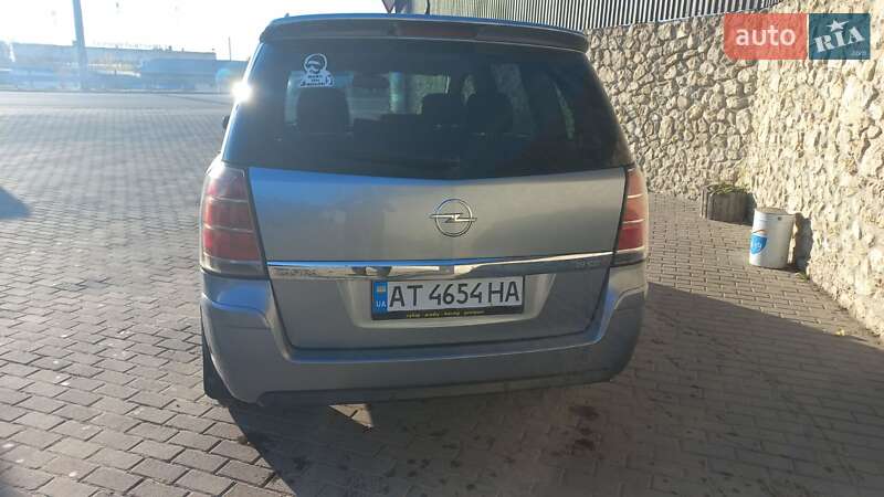 Минивэн Opel Zafira 2005 в Тернополе