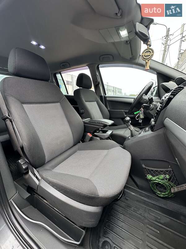 Минивэн Opel Zafira 2011 в Сумах фото 26 Минивэн Opel Zafira 2011 в Сумах