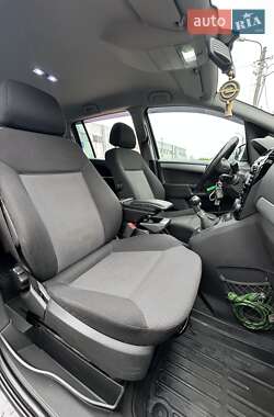 Мінівен Opel Zafira 2011 в  фото 26 Мінівен Opel Zafira 2011 в