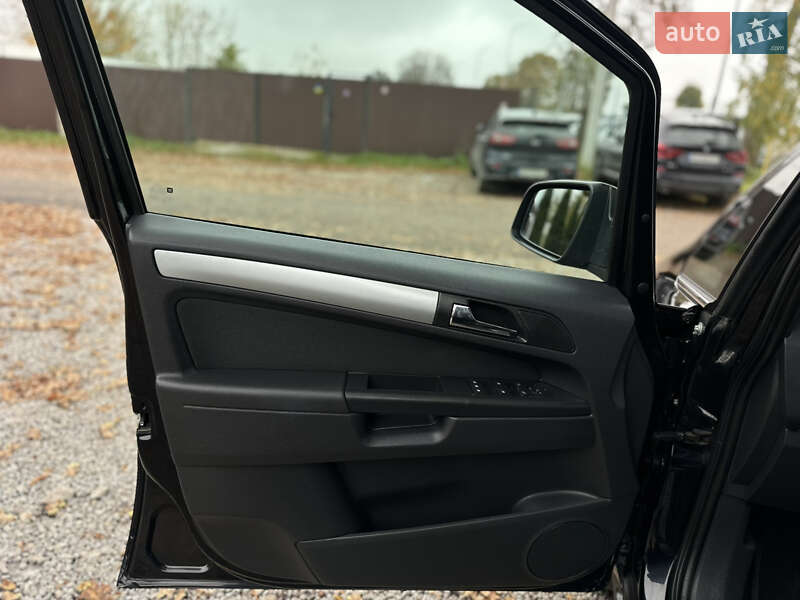 Минивэн Opel Zafira 2010 в Виннице
