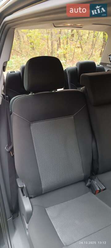 Минивэн Opel Zafira 2009 в Коростене