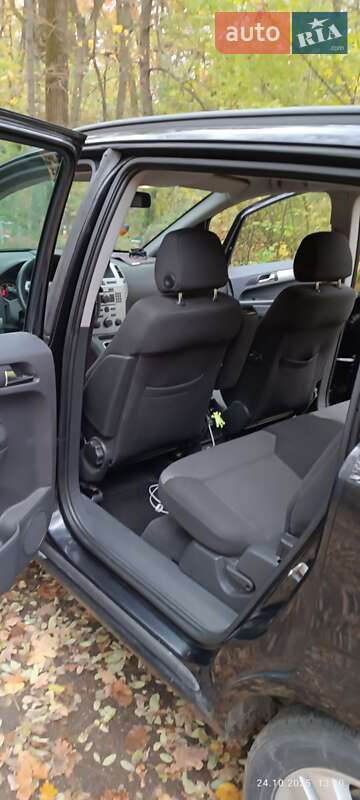 Минивэн Opel Zafira 2009 в Коростене
