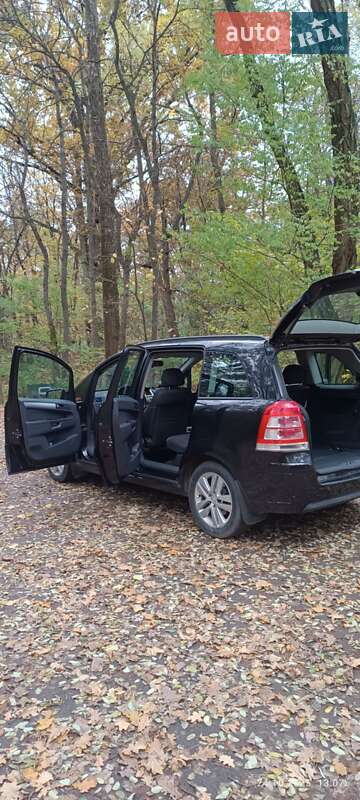 Минивэн Opel Zafira 2009 в Коростене