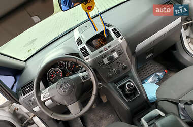 Минивэн Opel Zafira 2007 в  фото 8 Минивэн Opel Zafira 2007 в