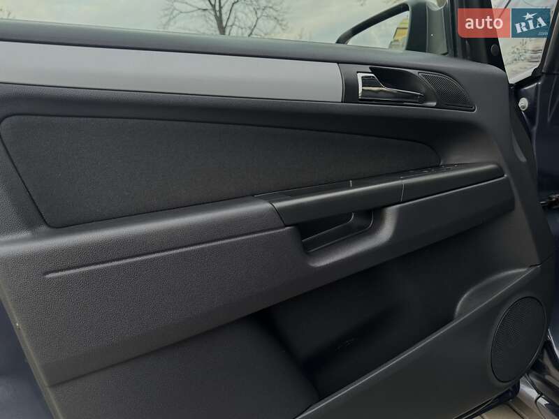 Минивэн Opel Zafira 2010 в Дрогобыче