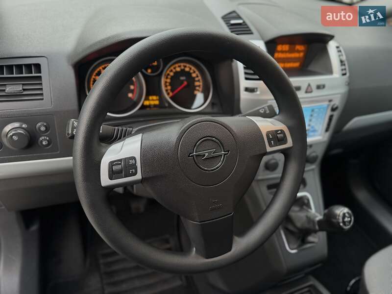 Минивэн Opel Zafira 2010 в Дрогобыче