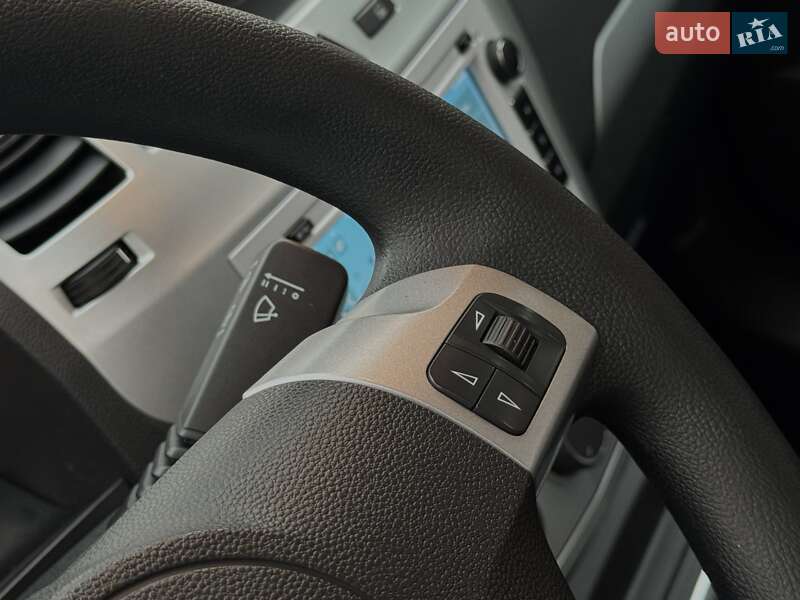 Минивэн Opel Zafira 2010 в Дрогобыче