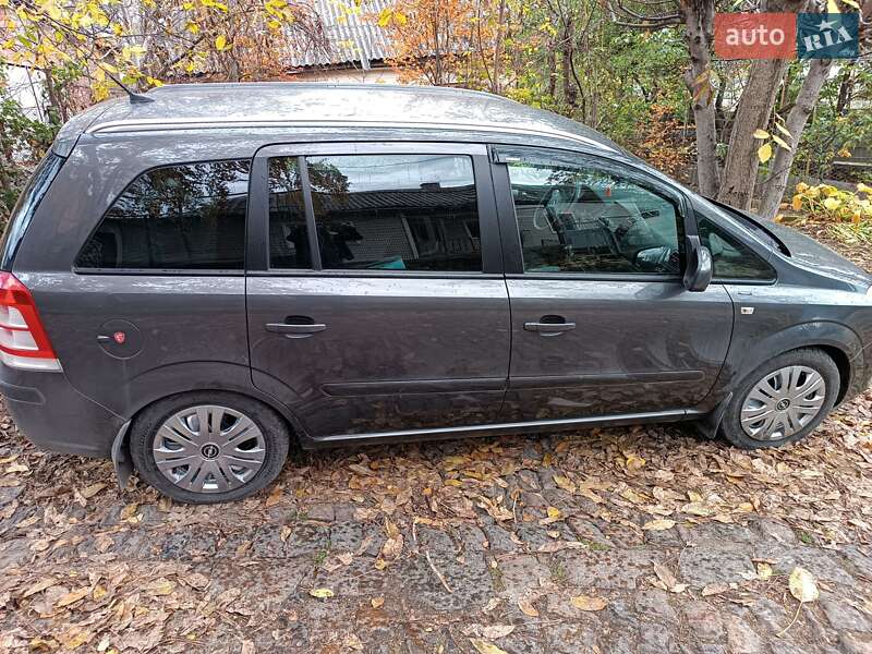 Минивэн Opel Zafira 2011 в Первомайске фото 4 Минивэн Opel Zafira 2011 в Первомайске