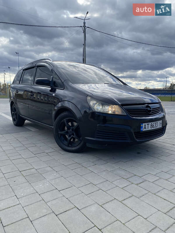 Минивэн Opel Zafira 2006 в Ивано-Франковске