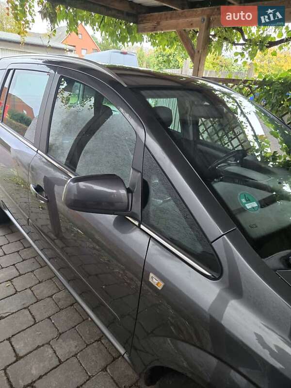 Минивэн Opel Zafira 2010 в Белой Церкви