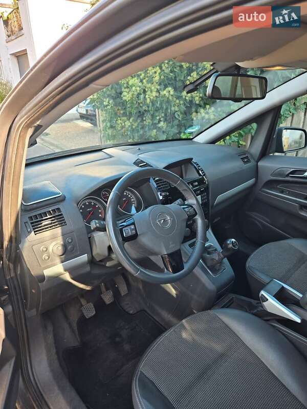 Минивэн Opel Zafira 2010 в Белой Церкви