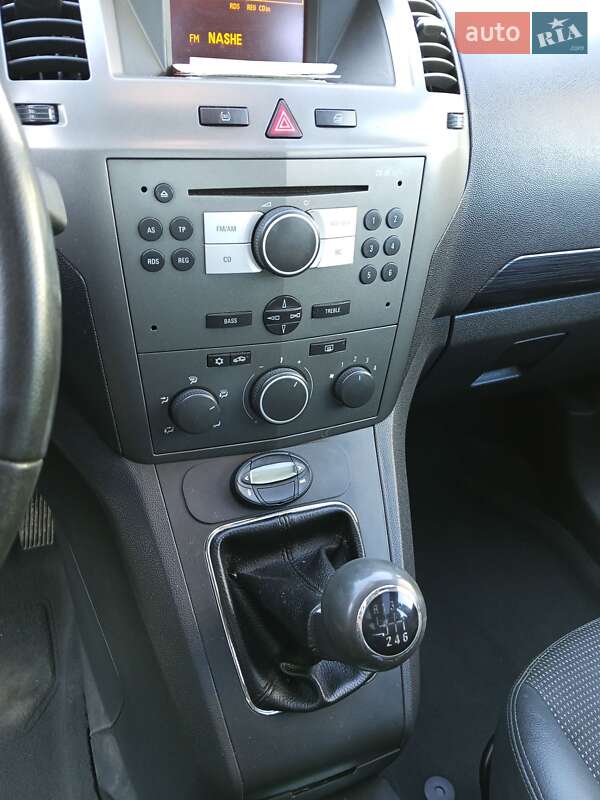 Минивэн Opel Zafira 2006 в Каменец-Подольском
