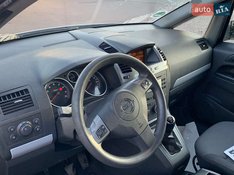 Мінівен Opel Zafira 2006 в Сарнах
