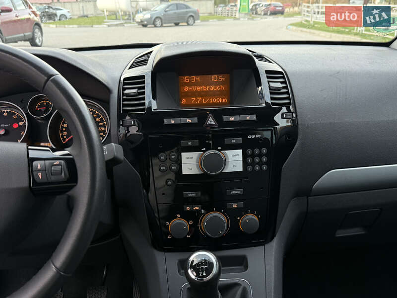 Мінівен Opel Zafira 2011 в Тернополі