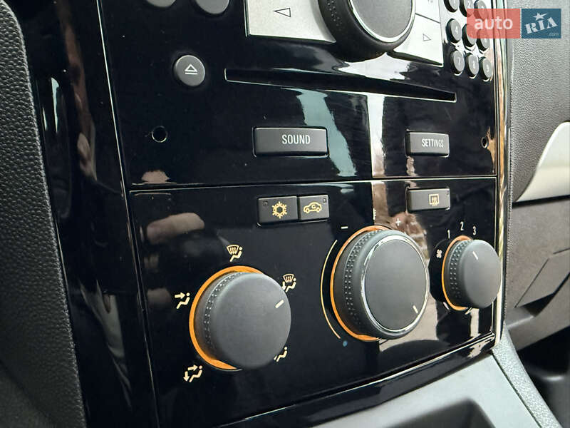 Мінівен Opel Zafira 2011 в Тернополі