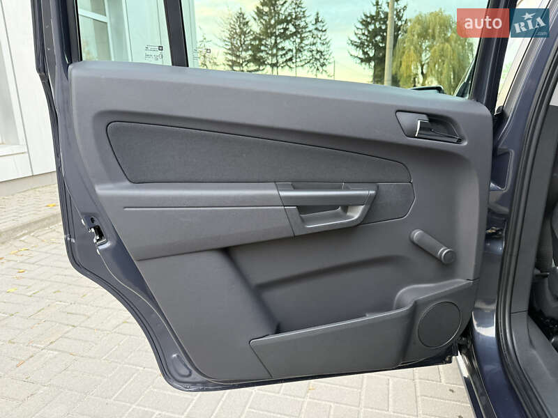 Мінівен Opel Zafira 2011 в Тернополі