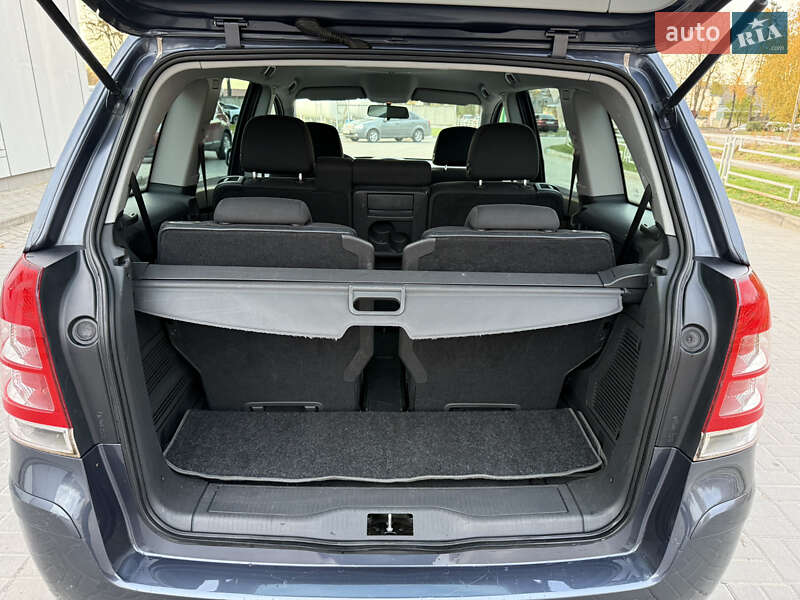 Мінівен Opel Zafira 2011 в Тернополі