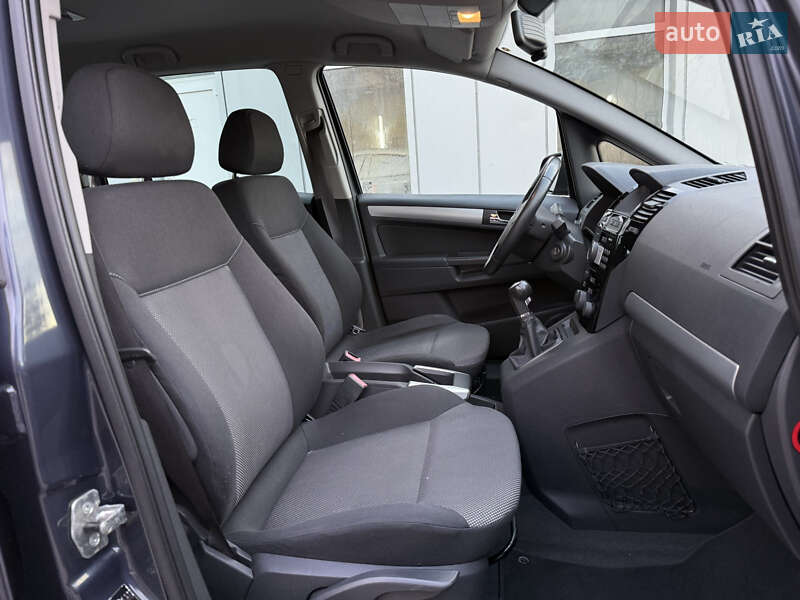 Мінівен Opel Zafira 2011 в Тернополі