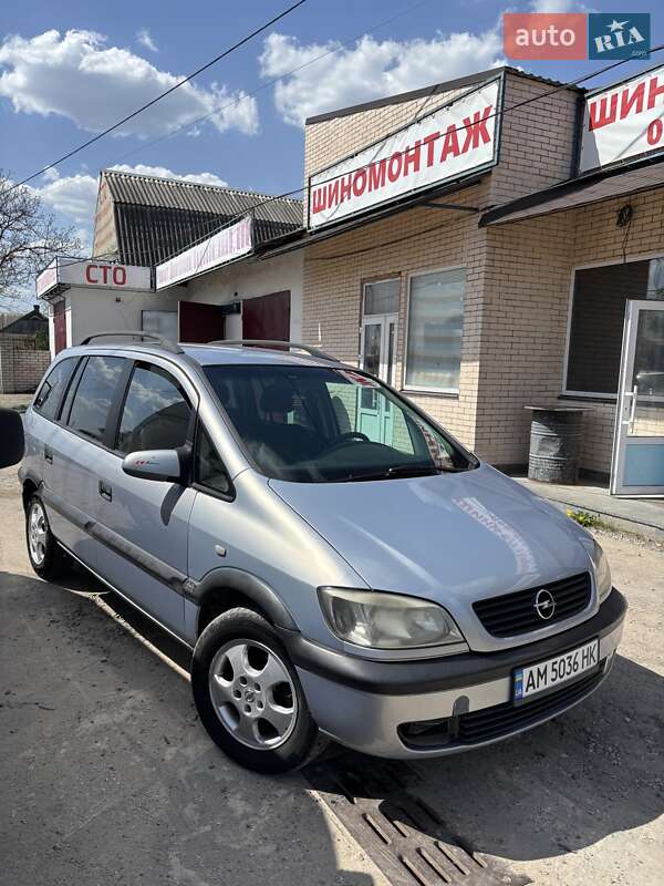 Минивэн Opel Zafira 2002 в Житомире