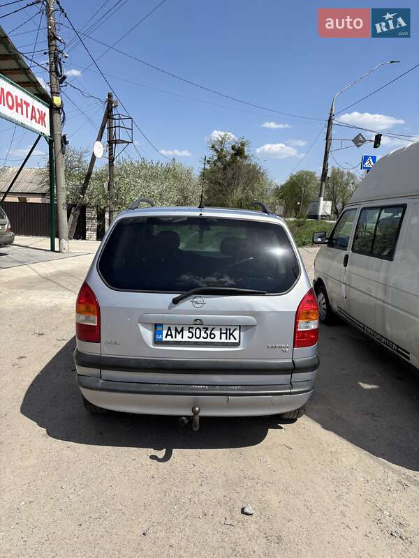 Минивэн Opel Zafira 2002 в Житомире
