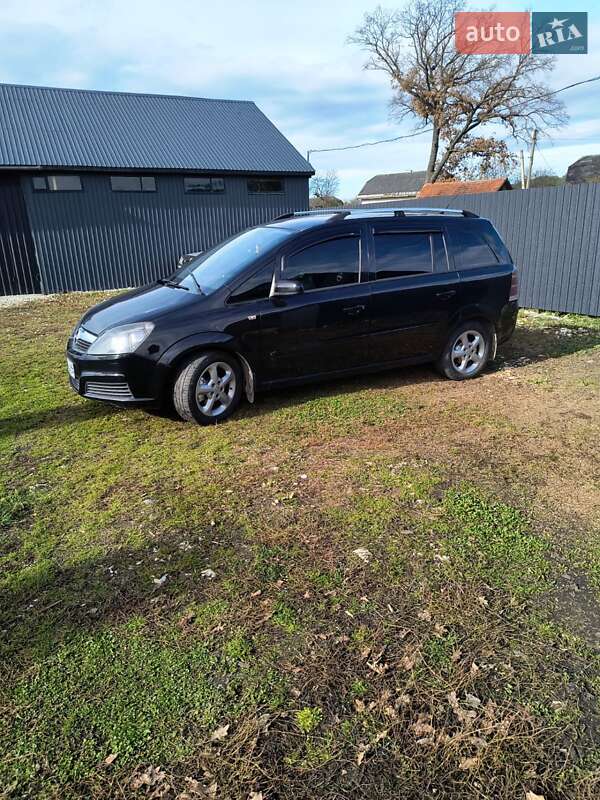 Минивэн Opel Zafira 2006 в Тлумаче