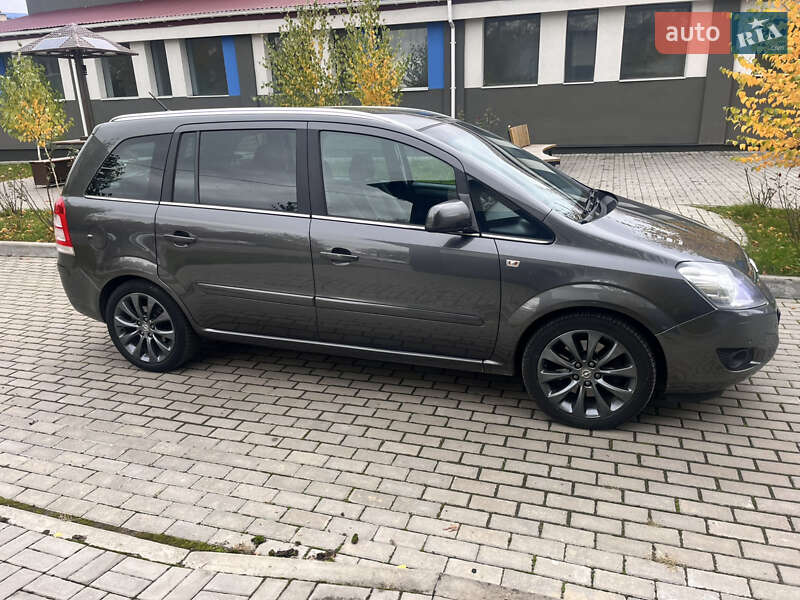 Минивэн Opel Zafira 2012 в Луцке фото 5 Минивэн Opel Zafira 2012 в Луцке