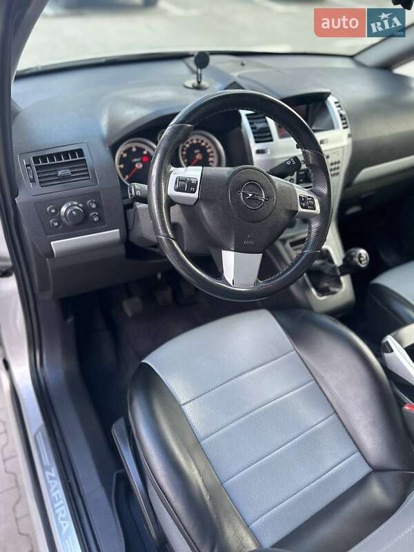 Минивэн Opel Zafira 2008 в Ирпене