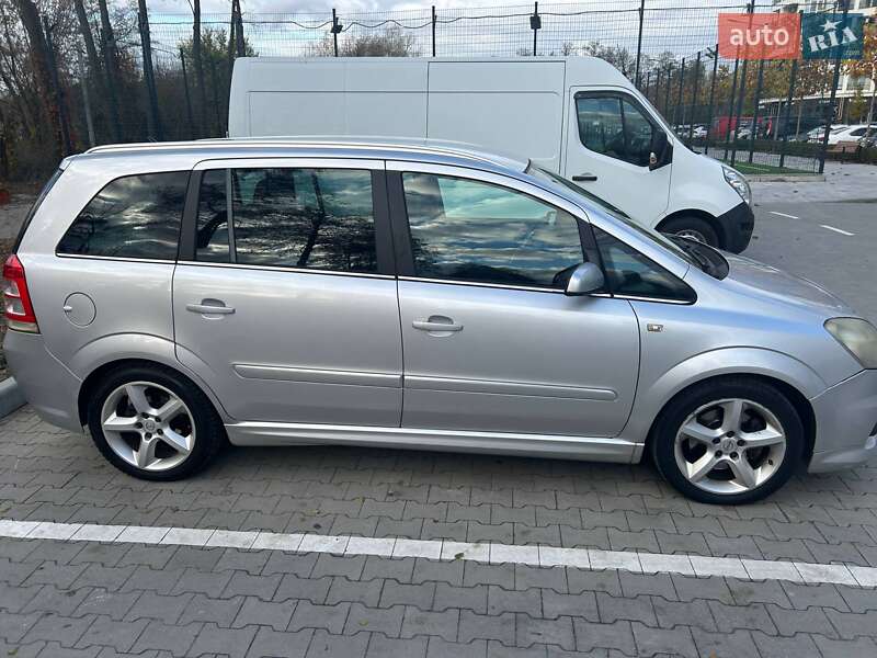 Минивэн Opel Zafira 2008 в Ирпене