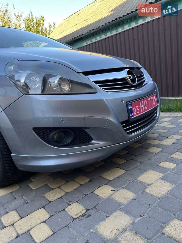 Мінівен Opel Zafira 2010 в Луцьку фото 3 Мінівен Opel Zafira 2010 в Луцьку