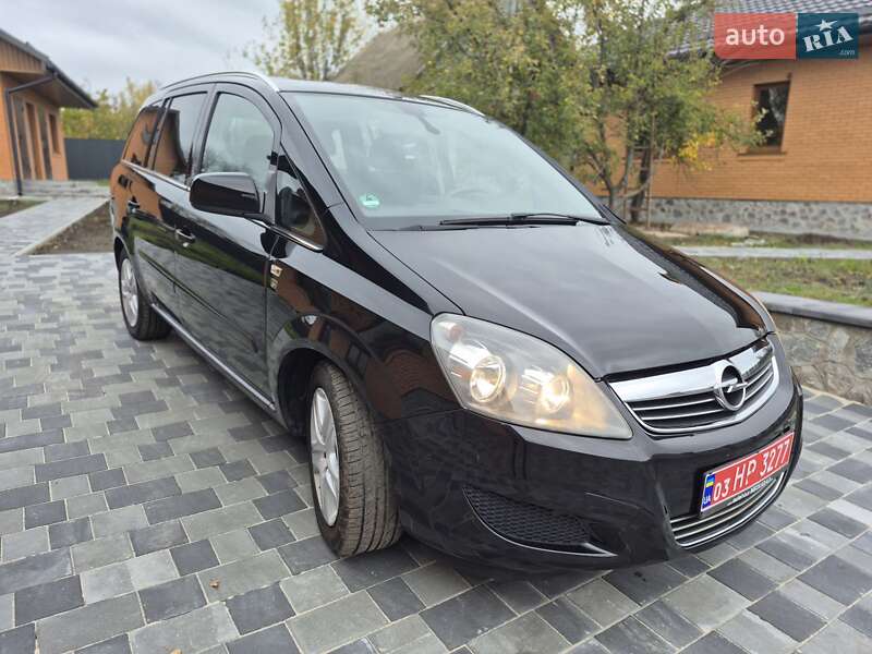 Минивэн Opel Zafira 2010 в Хороле фото 4 Минивэн Opel Zafira 2010 в Хороле