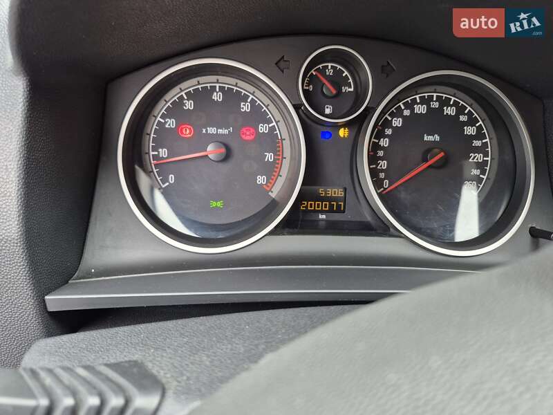 Минивэн Opel Zafira 2010 в Хороле фото 17 Минивэн Opel Zafira 2010 в Хороле