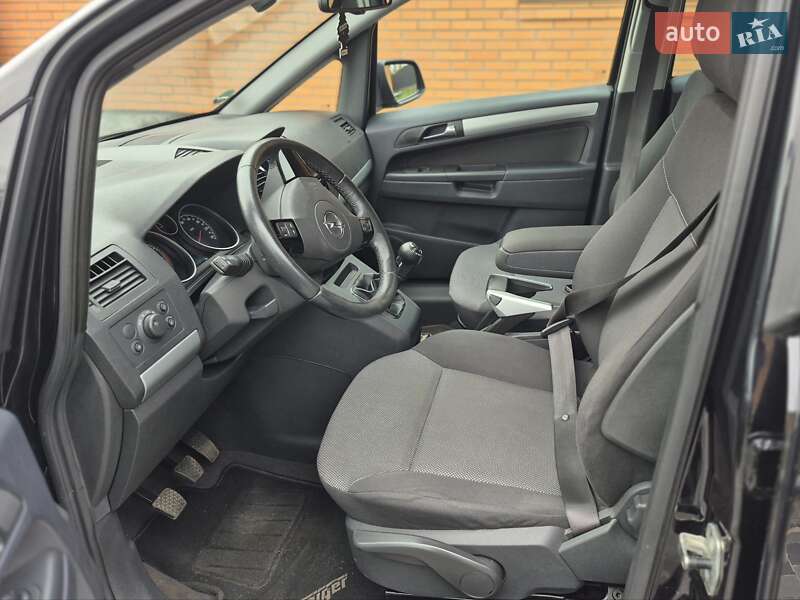 Минивэн Opel Zafira 2010 в Хороле фото 22 Минивэн Opel Zafira 2010 в Хороле
