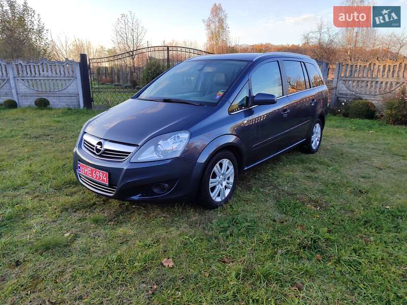 Минивэн Opel Zafira 2009 в Клевани фото Минивэн Opel Zafira 2009 в Клевани