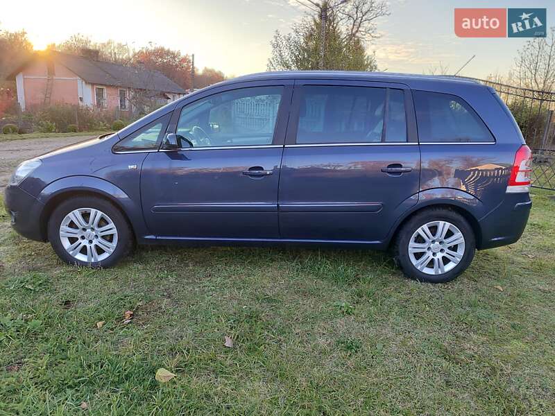 Минивэн Opel Zafira 2009 в Клевани фото 8 Минивэн Opel Zafira 2009 в Клевани
