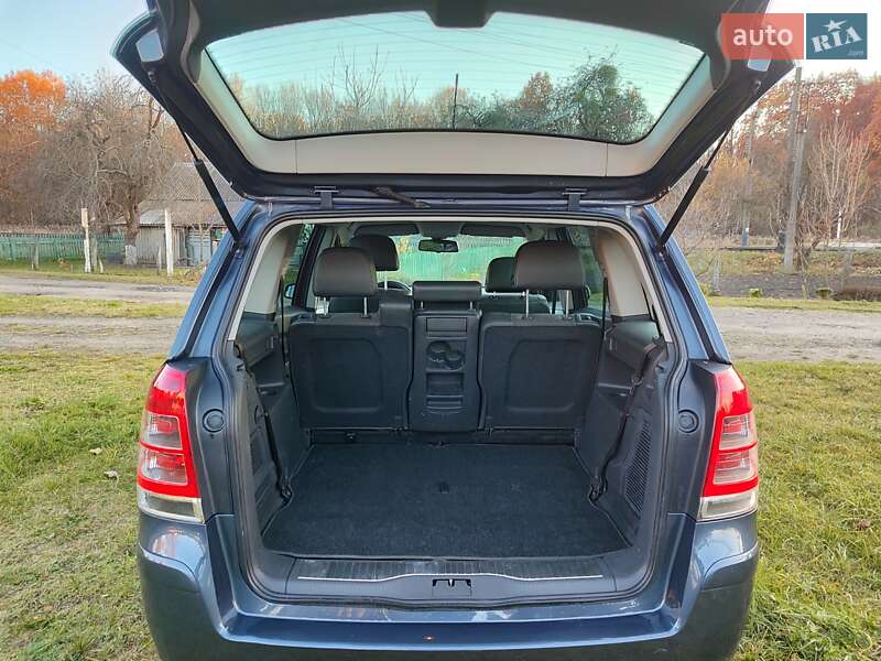 Минивэн Opel Zafira 2009 в Клевани фото 39 Минивэн Opel Zafira 2009 в Клевани