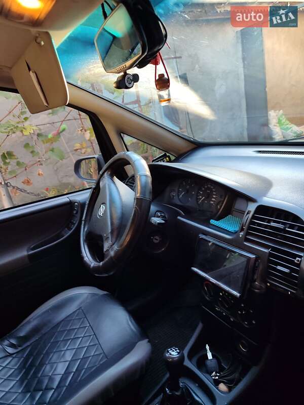 Минивэн Opel Zafira 2001 в Белгороде-Днестровском фото 5 Минивэн Opel Zafira 2001 в Белгороде-Днестровском