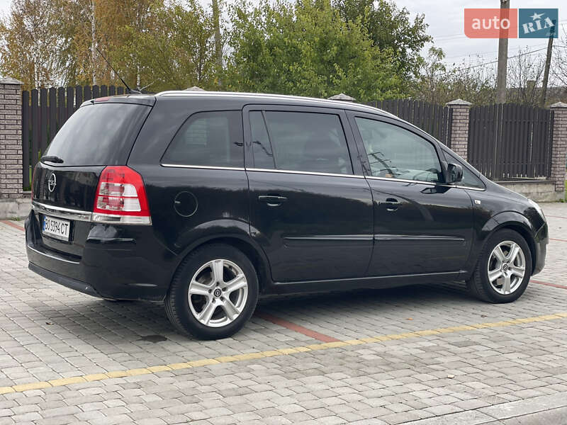 Минивэн Opel Zafira 2011 в Староконстантинове