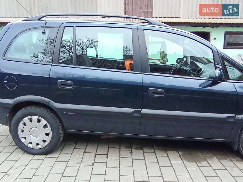 Минивэн Opel Zafira 2002 в Дубно