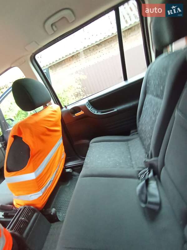 Минивэн Opel Zafira 2002 в Дубно