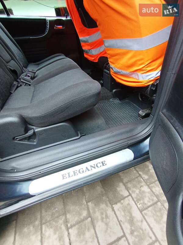 Минивэн Opel Zafira 2002 в Дубно