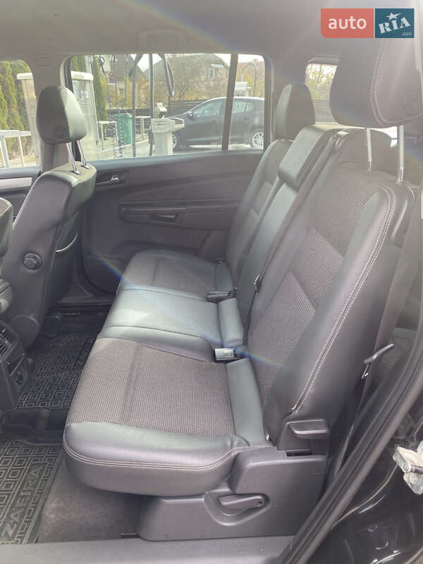 Минивэн Opel Zafira 2010 в Ивано-Франковске