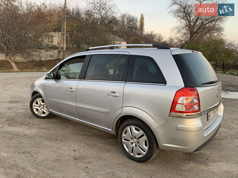 Минивэн Opel Zafira 2011 в Киеве фото 4 Минивэн Opel Zafira 2011 в Киеве