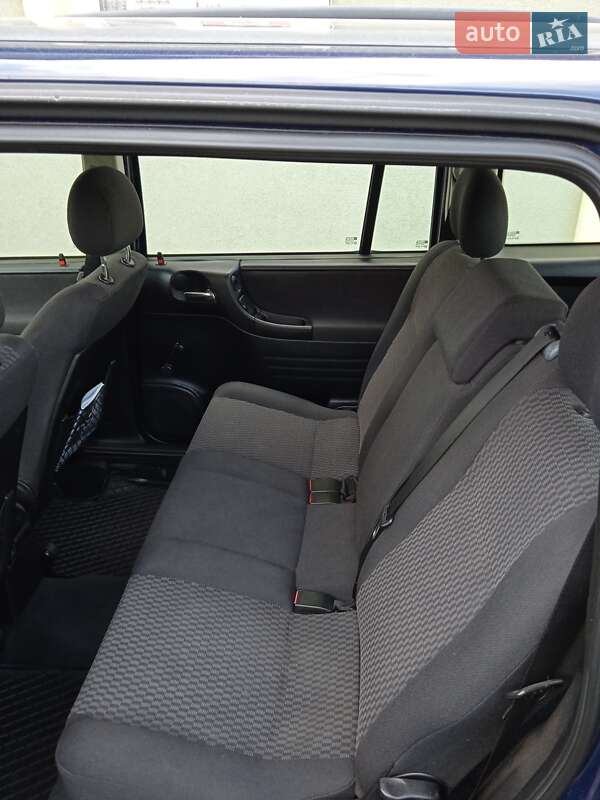 Минивэн Opel Zafira 2005 в Владимире