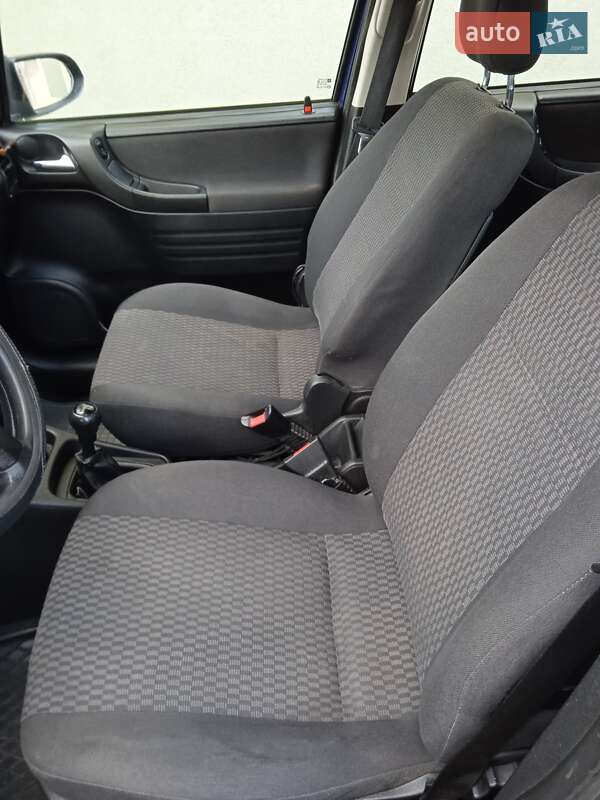 Минивэн Opel Zafira 2005 в Владимире