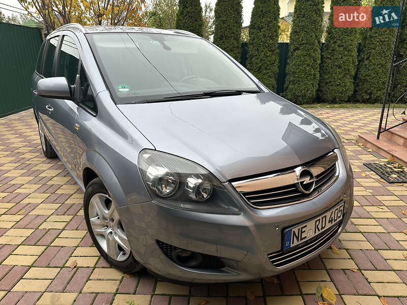 Минивэн Opel Zafira 2010 в Виннице