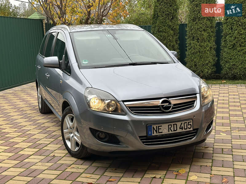 Минивэн Opel Zafira 2010 в Виннице