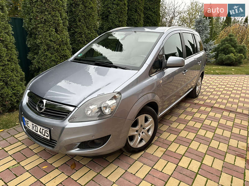 Минивэн Opel Zafira 2010 в Виннице