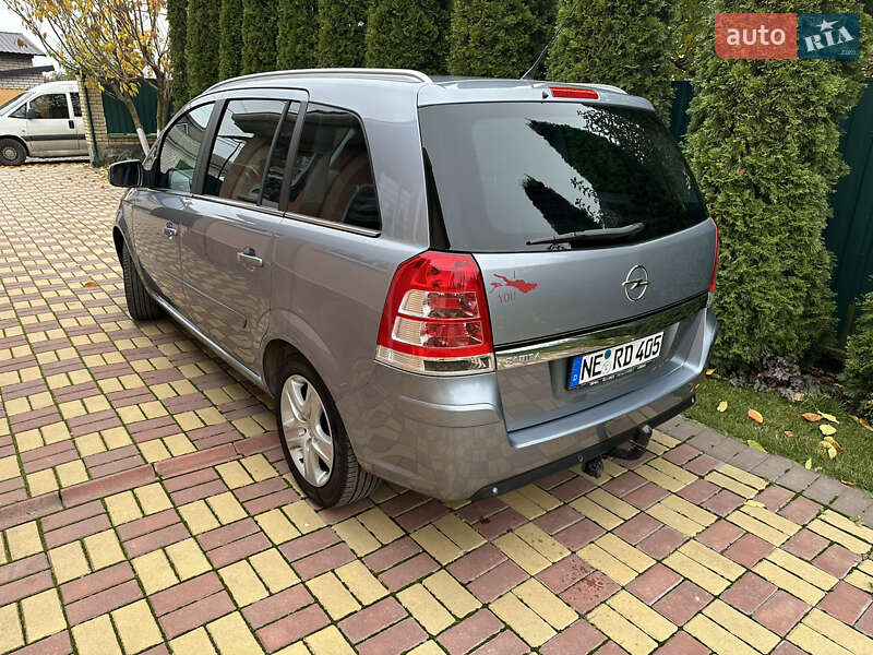 Минивэн Opel Zafira 2010 в Виннице
