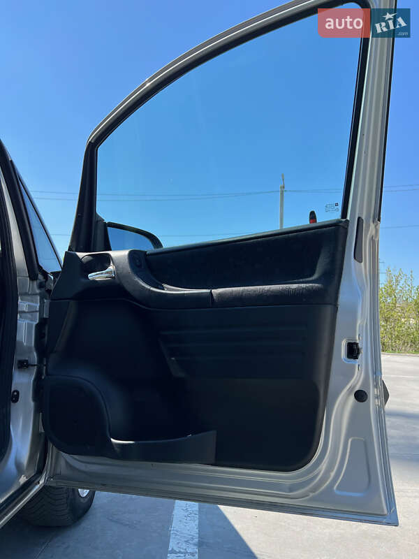 Минивэн Opel Zafira 2001 в Синельниково фото 32 Минивэн Opel Zafira 2001 в Синельниково