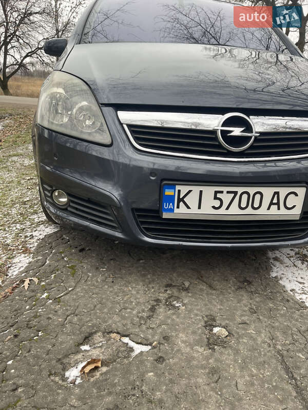 Минивэн Opel Zafira 2007 в Конотопе